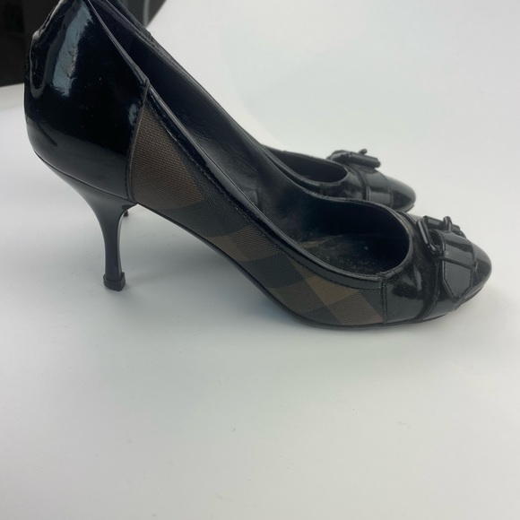 Burberry Brown Check Patent-Trim Buckle Pumps - Picture 4 of 7